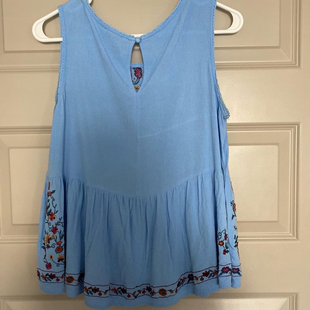 Embroidered top - Picture 2 of 4